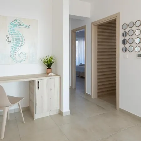 Aquarama Pool Apartmán *