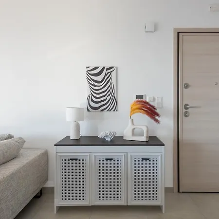 Aquarama Pool イキソス